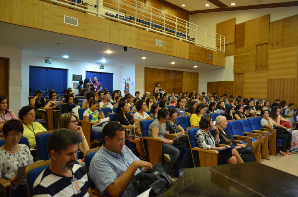 auditório aula inaugural pós graduação monja coen roshi ()